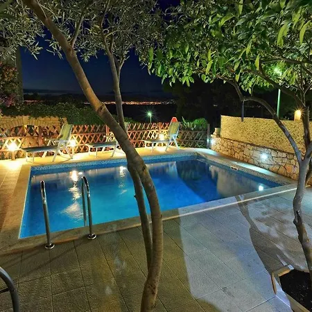 Apartment 16097b