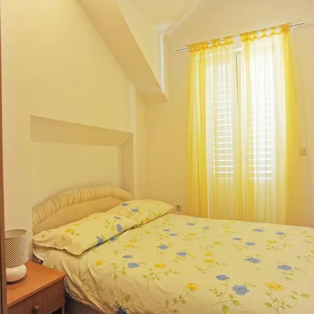 16097b Apartment Sutivan